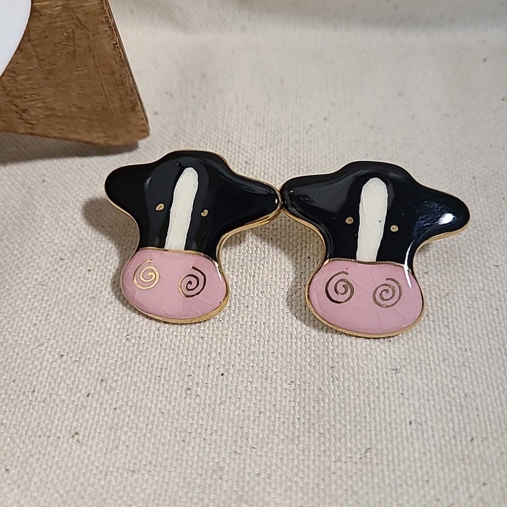 Unknown Brand Cow Earrings Farm Animal Enamel Gold‎ Tone Fun Novelty Jewelry